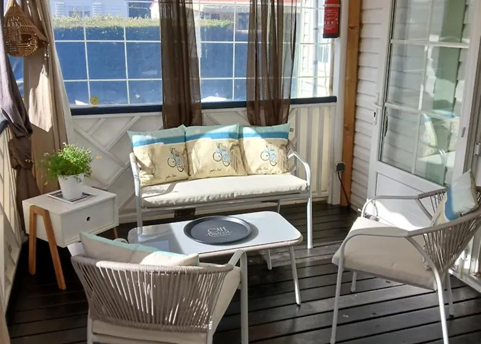 Julieregis مكان تخييم *