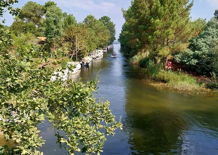 مكان تخييم Julieregis *